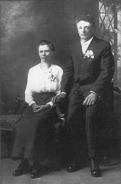 wedding photo 1910s